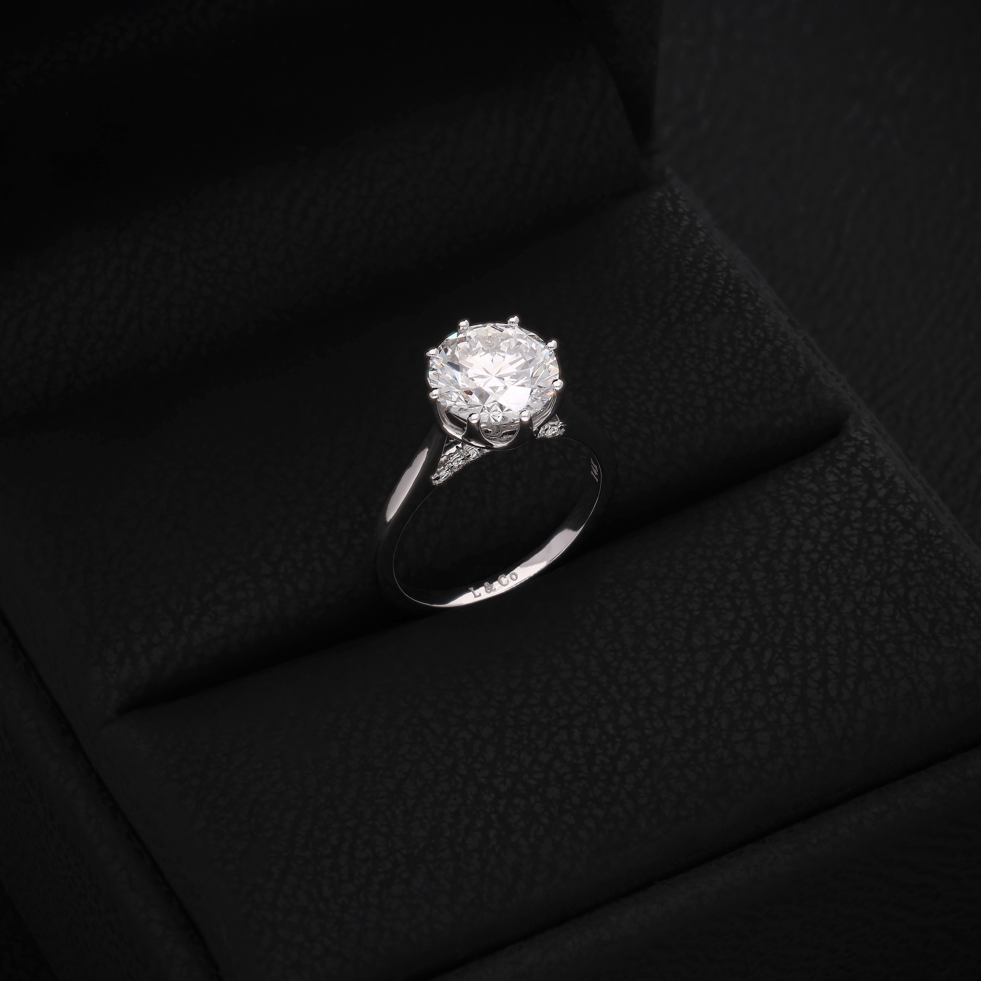 The Lumière — Round Brilliant Solitaire